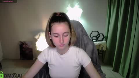 annieee_smith online show from 07.07.26