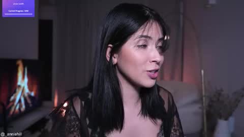 Snapshot of anniehillofficial_ chatting on 10.03.25 anniehillofficial_ online show from 10.03.25