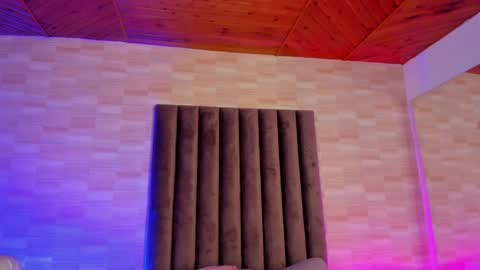 Annie  Alex online show from 12.26.24