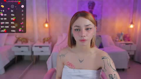 Snapshot of anniita_ chatting on 12.14.24 VIVIANNA online show from 12.14.24