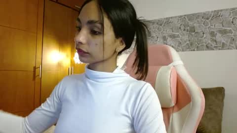 AnnaS online show from 10.06.25