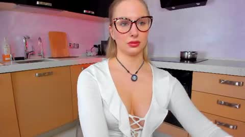 Ann  8am-3pm ESTNY time online show from 06.25.26