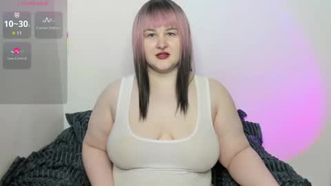 Snapshot of annnott chatting on 05.11.26 Ann online show from 05.11.26