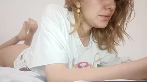Snapshot of annrousse chatting on 09.14.25 annrousse online show from 09.14.25