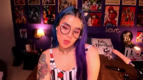 Snapshot of anny_cross chatting on 12.12.24 Paty online show from 12.12.24