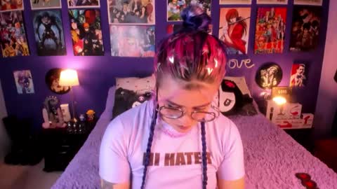 Snapshot of anny_cross chatting on 09.10.25 Paty online show from 09.10.25