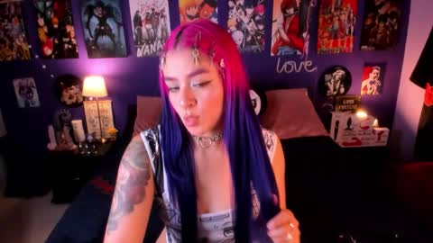 Snapshot of anny_cross chatting on 10.15.25 Paty online show from 10.15.25