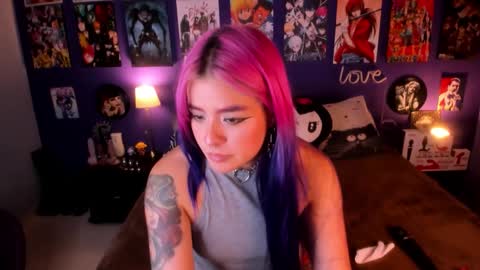 Snapshot of anny_cross chatting on 11.05.25 Paty online show from 11.05.25