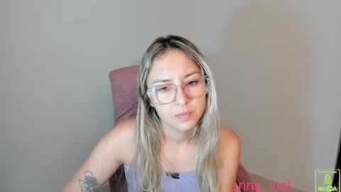 Snapshot of anny_lust chatting on 11.01.25 Issabela online show from 11.01.25