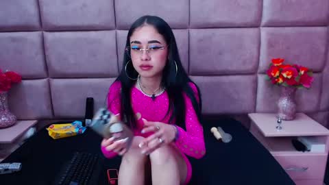 Snapshot of anny_swet chatting on 12.17.24 Anny online show from 12.17.24