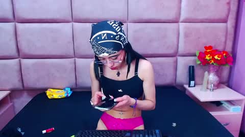 Snapshot of anny_swet chatting on 12.20.24 Anny online show from 12.20.24