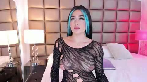 Snapshot of annyhizzle chatting on 02.16.25 online show from 02.16.25