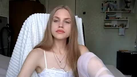 AnnySunshinee online show from 06.27.26