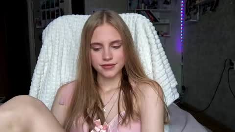 AnnySunshinee online show from 07.25.26