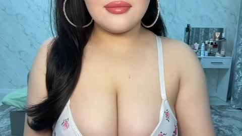 Snapshot of anora_sunny chatting on 04.19.26 Any online show from 04.19.26