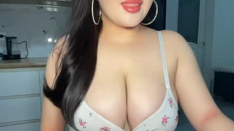 Snapshot of anora_sunny chatting on 05.07.26 Any online show from 05.07.26