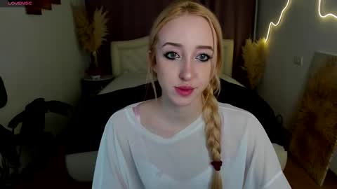 Snapshot of anorababy chatting on 02.06.26 Anora online show from 02.06.26