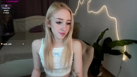 Snapshot of anorababy chatting on 02.11.26 Anora online show from 02.11.26