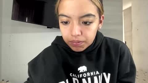 anotella_aa online show from 04.15.26