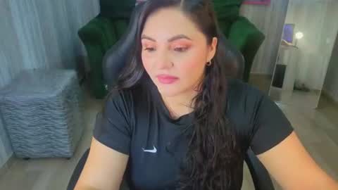 Anthonella online show from 07.06.26