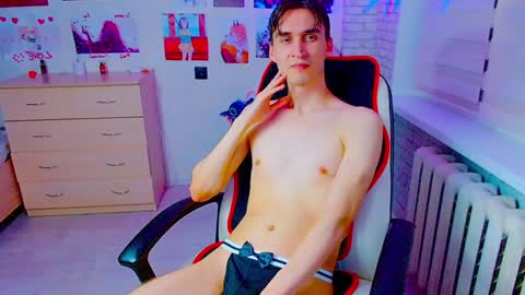 Snapshot of anthony_broown chatting on 12.08.24 anthony_broown online show from 12.08.24