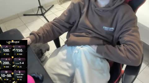 Snapshot of anthonyloveseks chatting on 11.14.25 Anthony online show from 11.14.25