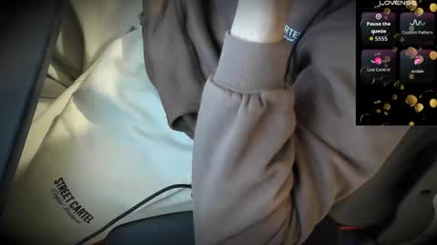 Snapshot of anthonyloveseks chatting on 12.05.25 Anthony online show from 12.05.25