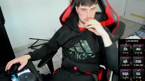 Snapshot of anthonyloveseks chatting on 04.12.26 Anthony online show from 04.12.26