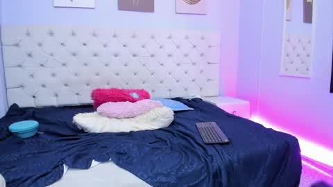 Snapshot of antonella_hotkiss chatting on 01.11.25 Antonella online show from 01.11.25