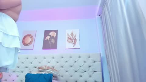 Snapshot of antonella_hotkiss chatting on 02.20.25 Antonella online show from 02.20.25