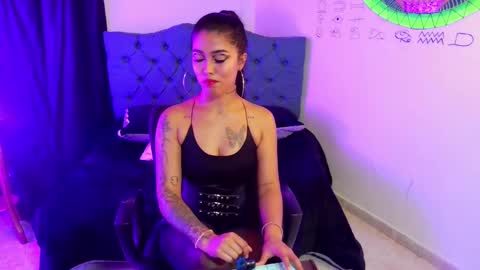 Snapshot of antonella_miller18 chatting on 02.05.25 Antonella online show from 02.05.25