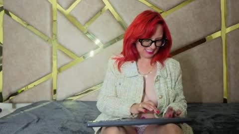 Snapshot of antonella_santorini chatting on 05.27.26 online show from 05.27.26