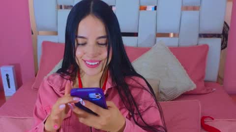 Snapshot of antonellaa_hanks chatting on 12.24.24 online show from 12.24.24