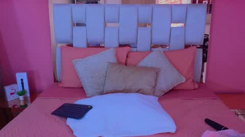 Snapshot of antonellaa_hanks chatting on 01.28.25 online show from 01.28.25