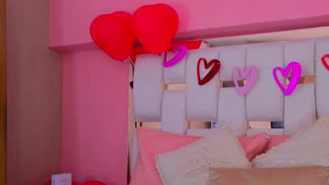 Snapshot of antonellaa_hanks chatting on 02.21.25 online show from 02.21.25