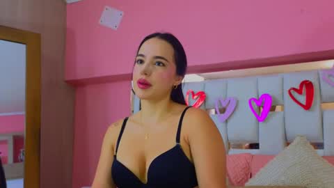 Snapshot of antonellaa_hanks chatting on 02.28.25 online show from 02.28.25