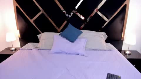 Snapshot of antonellalove_ chatting on 03.11.25 My name is Andrea thumb up me please its important online show from 03.11.25