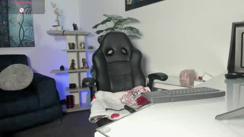 Antonella  online show from 04.15.26