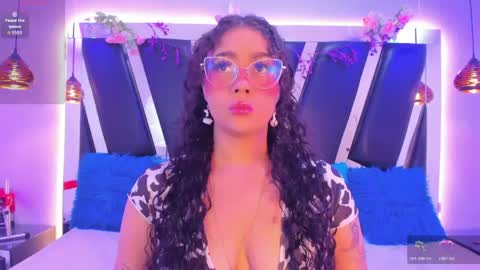 A N T O N E L L E  online show from 04.24.26