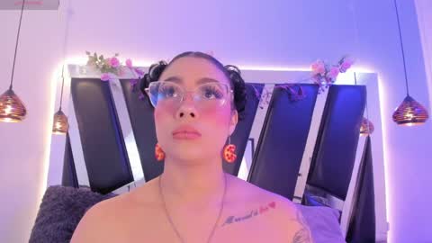 A N T O N E L L E  online show from 05.02.26