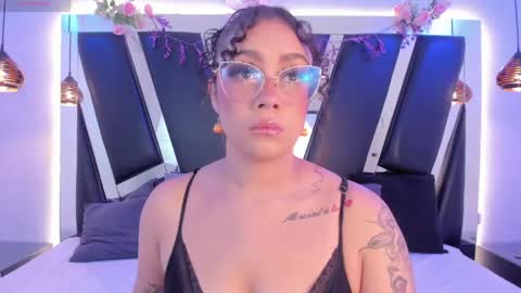 A N T O N E L L E  online show from 05.05.26