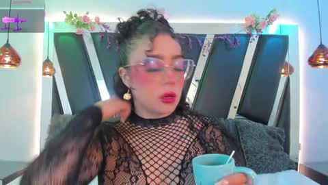 A N T O N E L L E  online show from 05.24.26