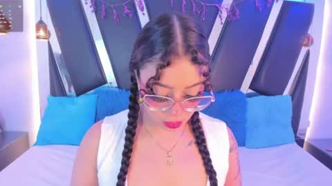 A N T O N E L L E  online show from 06.23.26