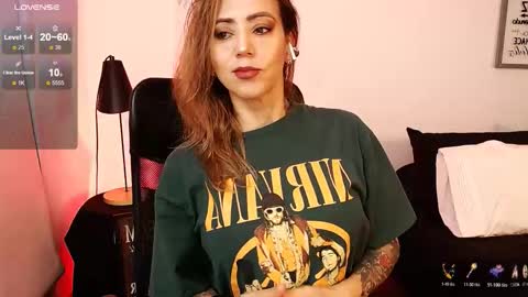 Snapshot of antoniavillamizar chatting on 11.16.25 Anto online show from 11.16.25