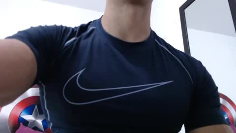 Instagram miguelangel1802  online show from 04.02.26