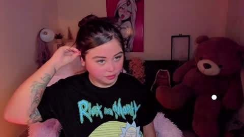   Independent model  online show from 01.13.25