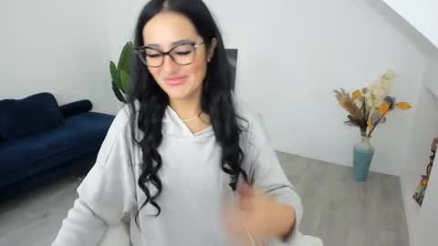 Anya online show from 04.04.26