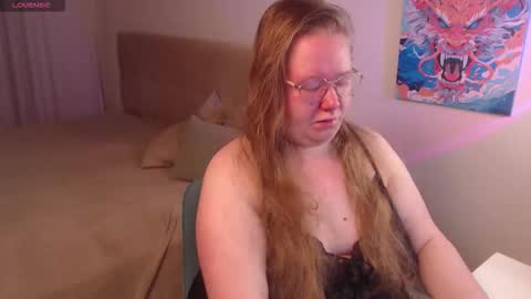 Snapshot of anya_muna chatting on 11.12.25 Anya Muna online show from 11.12.25