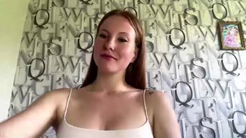 Snapshot of anyacalahan chatting on 06.30.26 Aria online show from 06.30.26