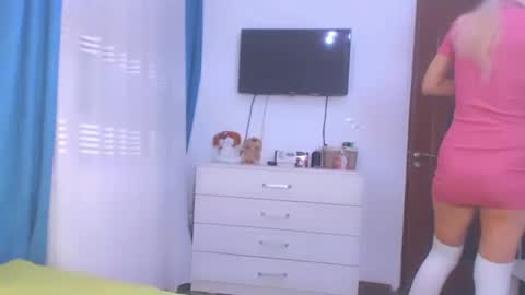 Snapshot of anysadoll chatting on 12.13.24 An online show from 12.13.24